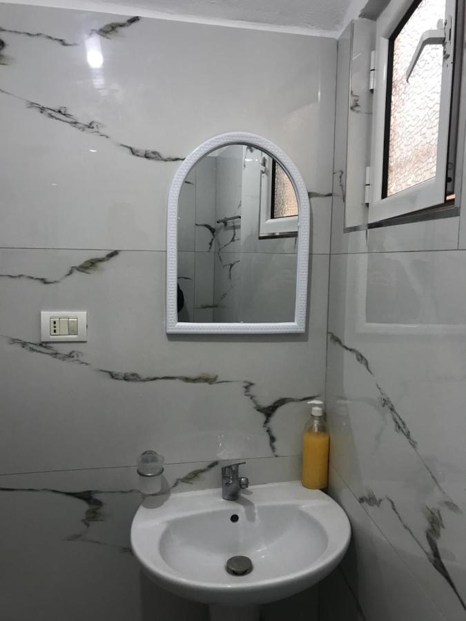 Apartament Roisin Sarandë Eksteriør billede